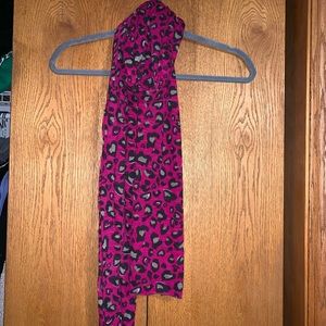 🌴5/$25 pink leopard scarf